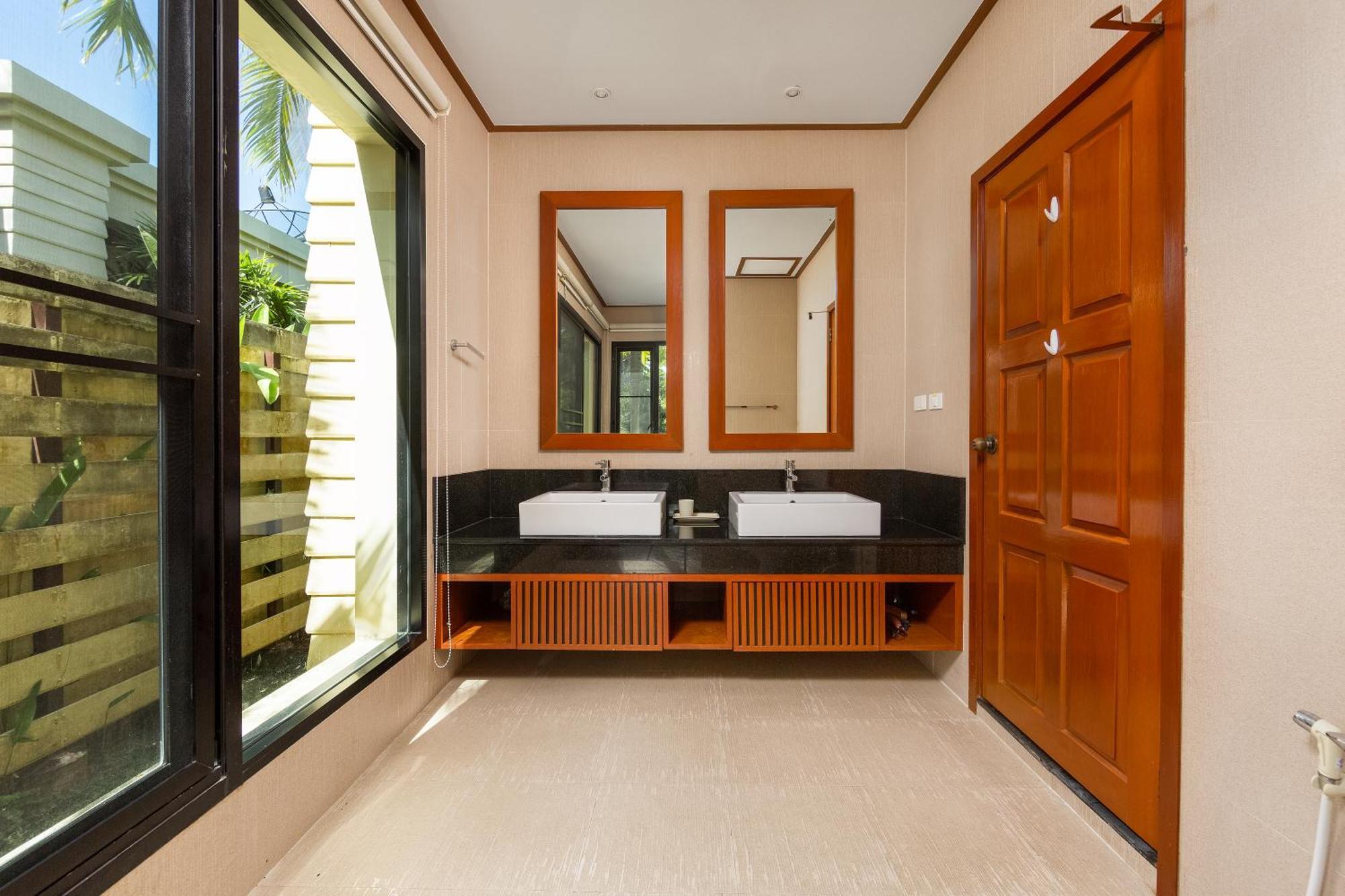 Baan Bua Estate By Tropiclook Villa Nai Harn Bagian luar foto